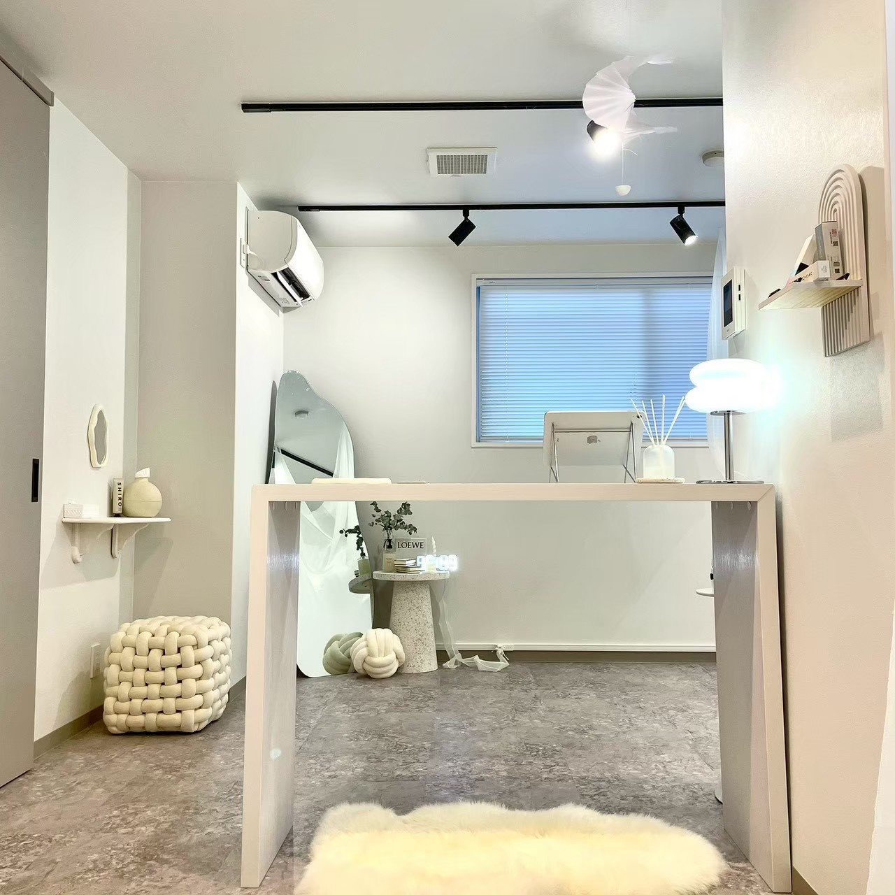 本町店 interior